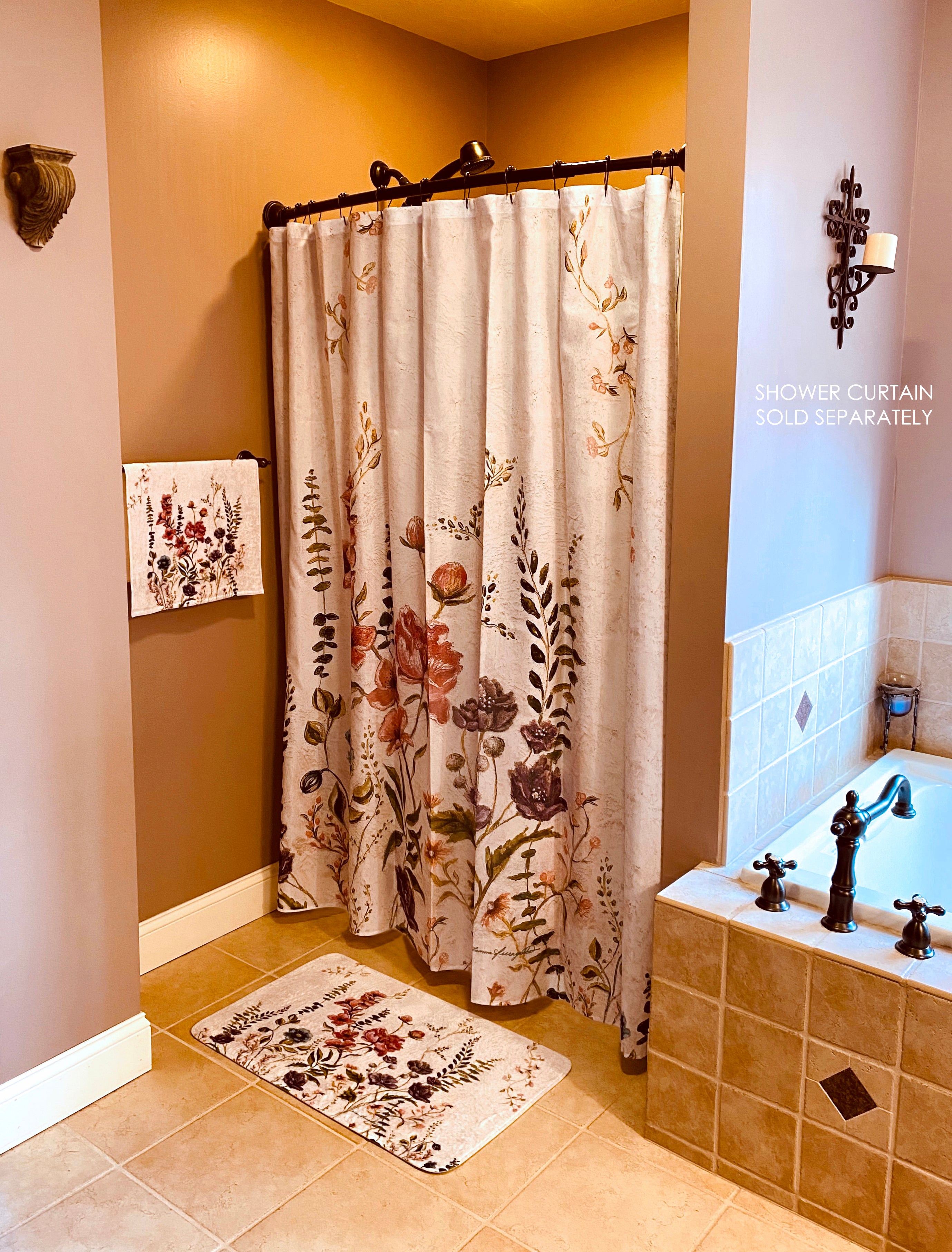 White Cosmos Bathroom Mat & Hand Towel 2 - Piece Set – ELEONORA FERRAGATTA